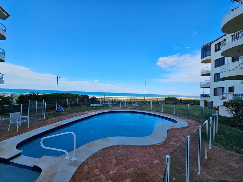 Photo - 28 Old Burleigh Road, Broadbeach QLD 4218 - Image 7