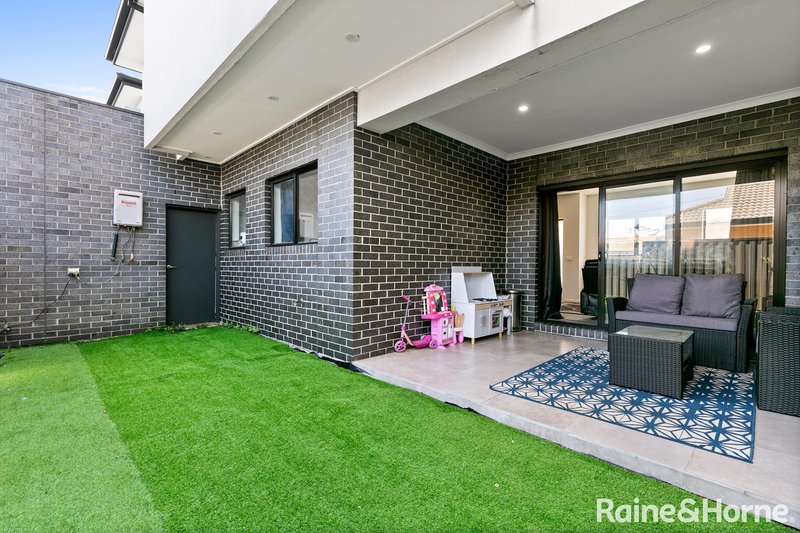 Photo - 2/8 Ortolan Avenue, Broadmeadows VIC 3047 - Image 12