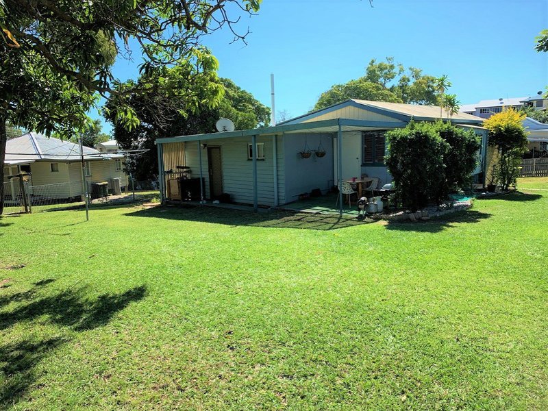 Photo - 28 Pacific Avenue, Tannum Sands QLD 4680 - Image 2