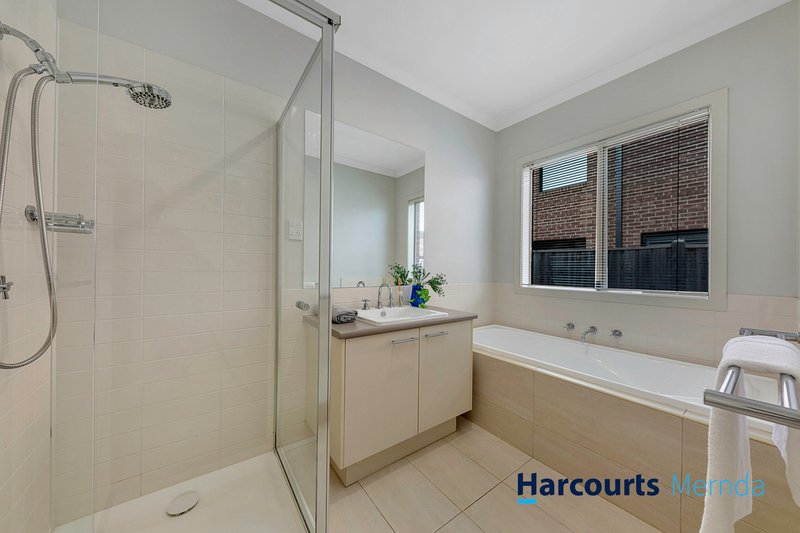 Photo - 28 Paramount Rise, Wollert VIC 3750 - Image 12