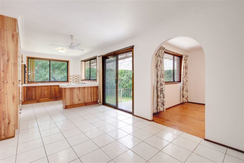 Photo - 28 Paul Court, Baulkham Hills NSW 2153 - Image 5