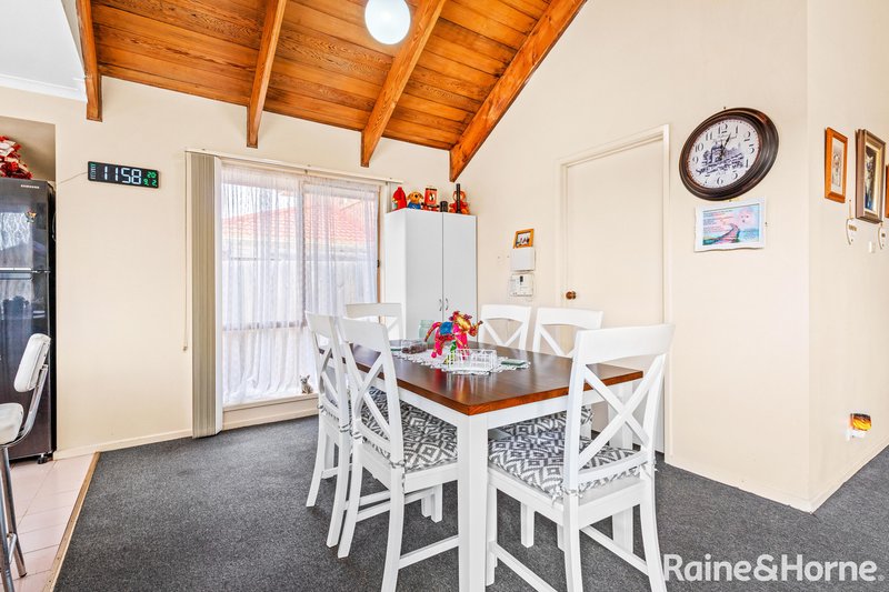 Photo - 2/8 Peart Court, Brookfield VIC 3338 - Image 6