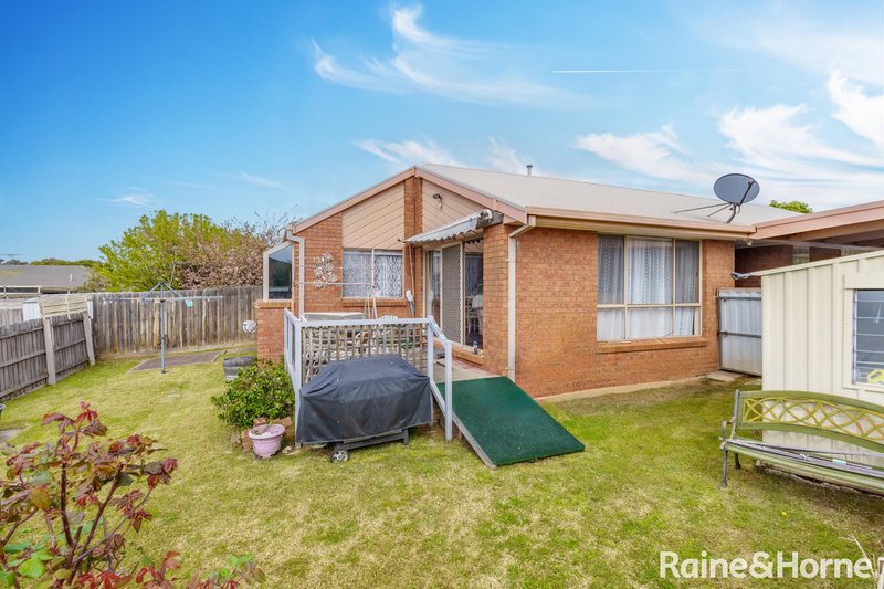 Photo - 2/8 Peart Court, Brookfield VIC 3338 - Image 14