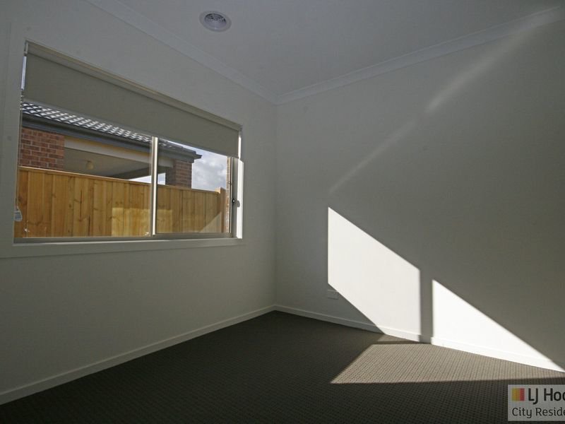 Photo - 28 Pendulum Street, Truganina VIC 3029 - Image 7