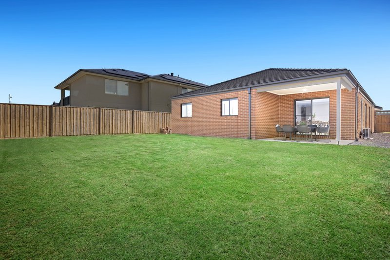 Photo - 28 Penver Terrace, Werribee VIC 3030 - Image 18