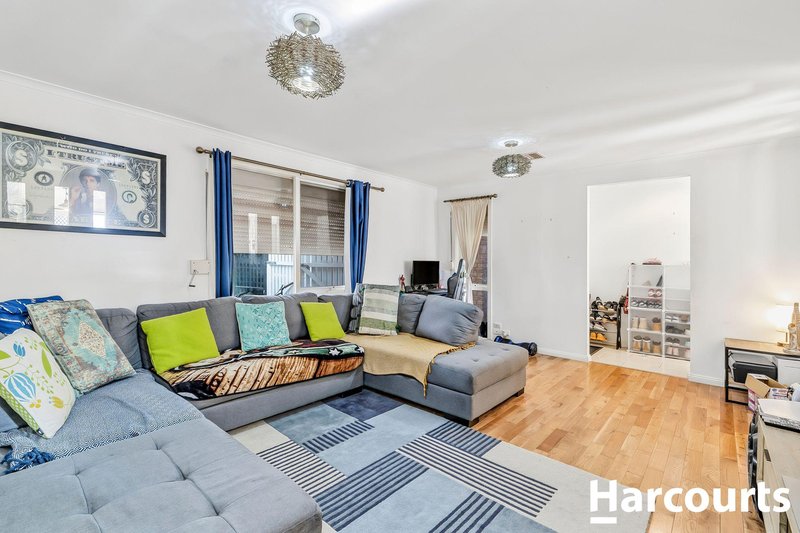 Photo - 28 Perkins Avenue, Hoppers Crossing VIC 3029 - Image 3