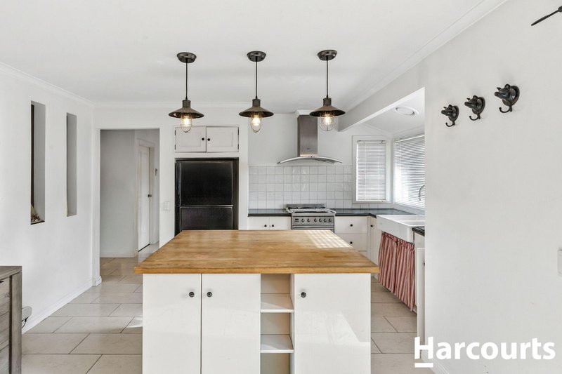 Photo - 28 Perkins Avenue, Hoppers Crossing VIC 3029 - Image 6