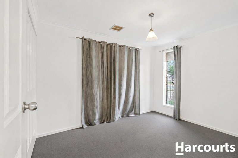 Photo - 28 Perkins Avenue, Hoppers Crossing VIC 3029 - Image 8
