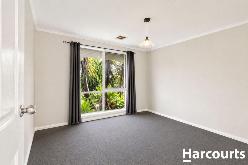 Photo - 28 Perkins Avenue, Hoppers Crossing VIC 3029 - Image 11