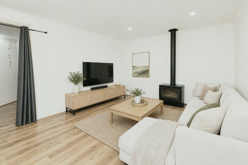 Photo - 28 Perrivale Drive, Shepparton VIC 3630 - Image 4
