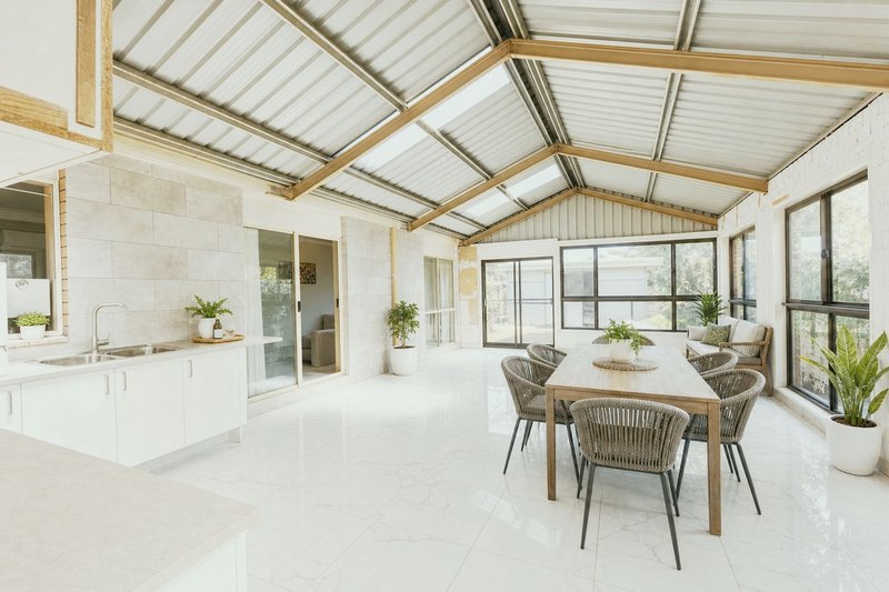 Photo - 28 Perrivale Drive, Shepparton VIC 3630 - Image 8