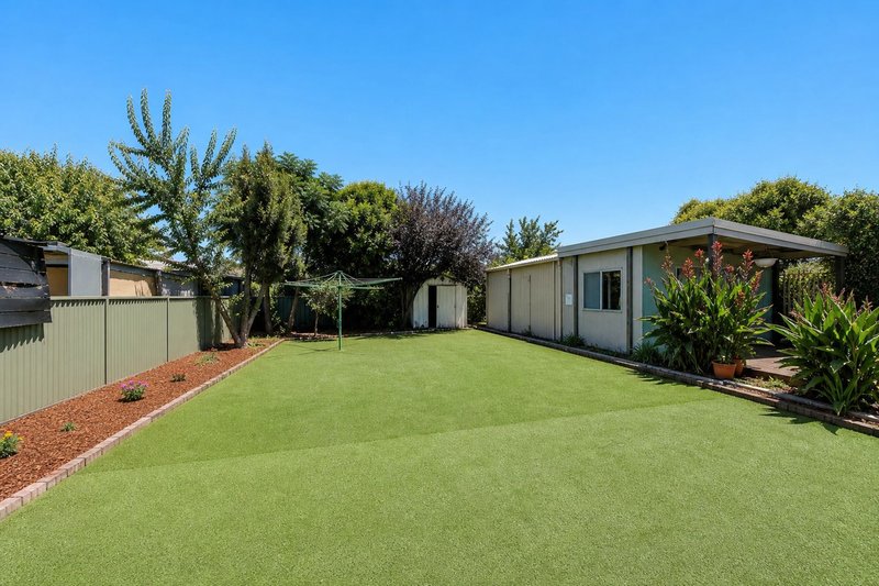 Photo - 28 Perrivale Drive, Shepparton VIC 3630 - Image 10