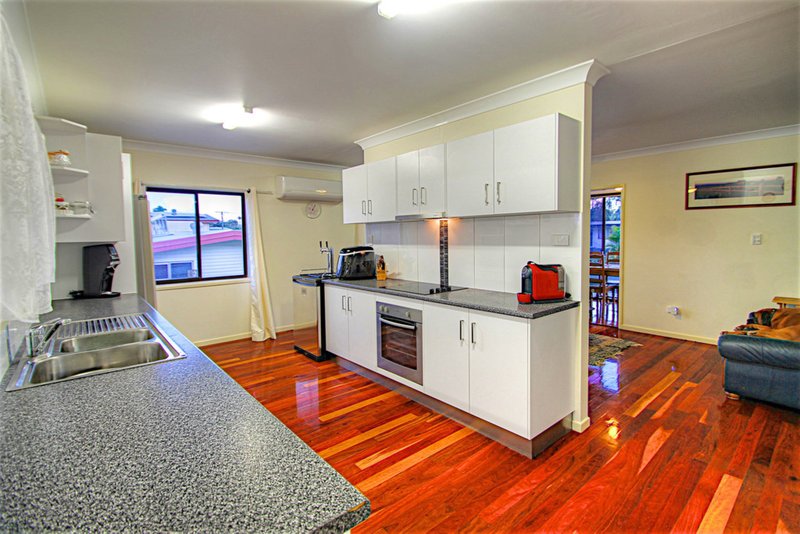 Photo - 28 Petaine Street, Raceview QLD 4305 - Image 5