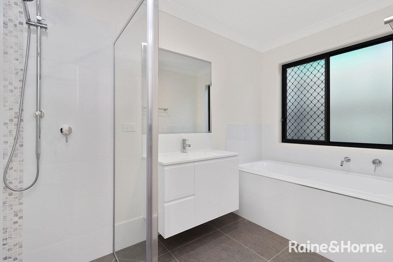 Photo - 28 Peter Harbeck Street, Spring Mountain QLD 4300 - Image 12