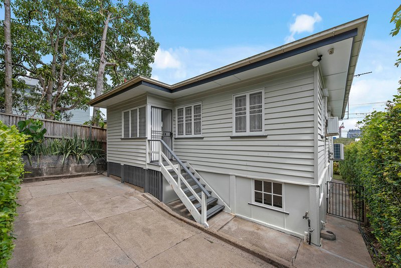 Photo - 28 Peterson Street, Woolloongabba QLD 4102 - Image 15