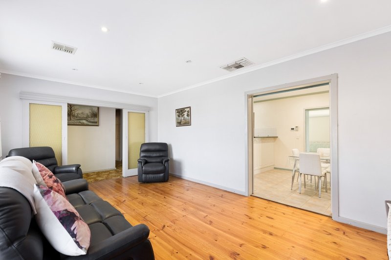 Photo - 28 Pilot Crescent, Seaford SA 5169 - Image 5