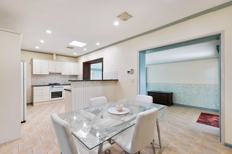 Photo - 28 Pilot Crescent, Seaford SA 5169 - Image 6