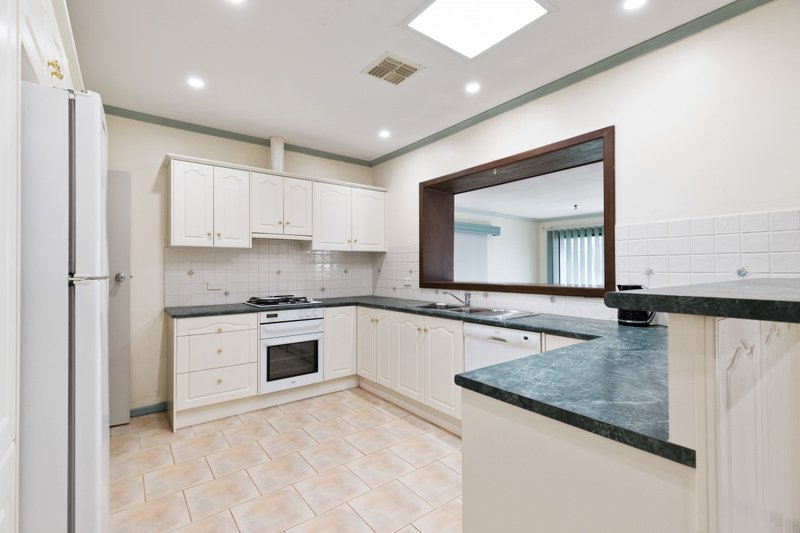 Photo - 28 Pilot Crescent, Seaford SA 5169 - Image 9