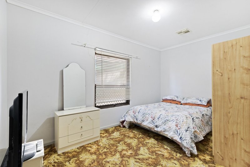 Photo - 28 Pilot Crescent, Seaford SA 5169 - Image 15