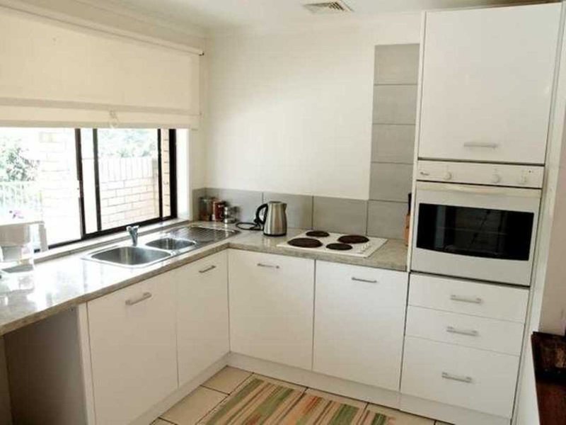 Photo - 28 Plum Parade, Nerang QLD 4211 - Image 5