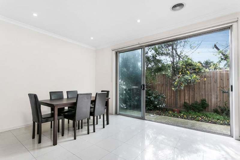 Photo - 2/8 Plymouth Street, Pascoe Vale VIC 3044 - Image 5