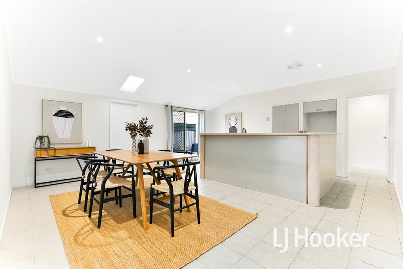 Photo - 28 Pommel Street, Pakenham VIC 3810 - Image 2