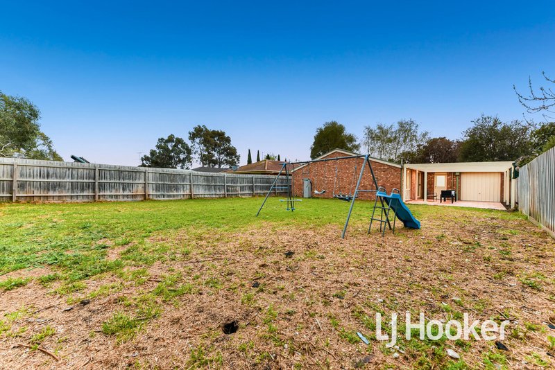 Photo - 28 Pommel Street, Pakenham VIC 3810 - Image 15