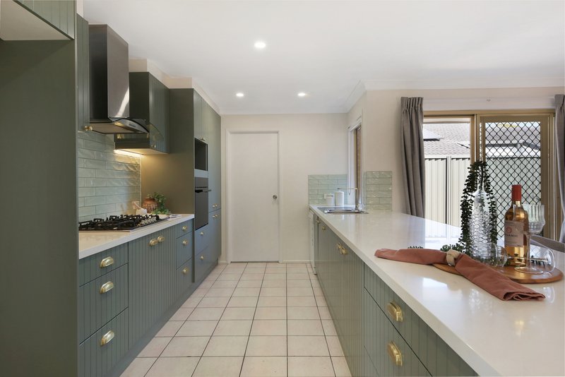 Photo - 28 Pristine Court, Varsity Lakes QLD 4227 - Image 6