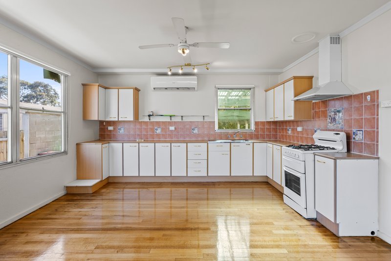 Photo - 28 Pyalong Crescent, Dallas VIC 3047 - Image 1