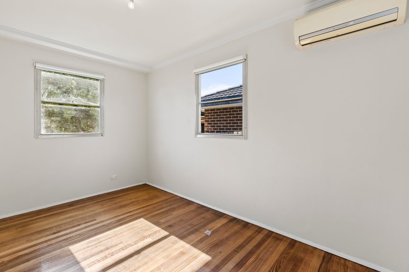 Photo - 28 Pyalong Crescent, Dallas VIC 3047 - Image 7