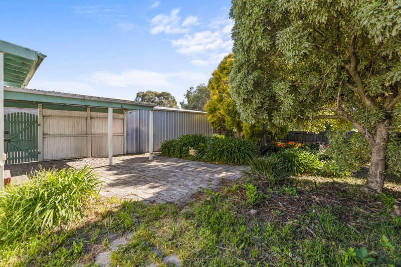 Photo - 28 Pyalong Crescent, Dallas VIC 3047 - Image 11