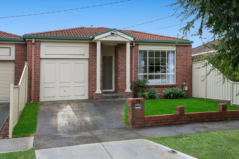 Photo - 28 Queenscliff Road, Thomastown VIC 3074 - Image 2