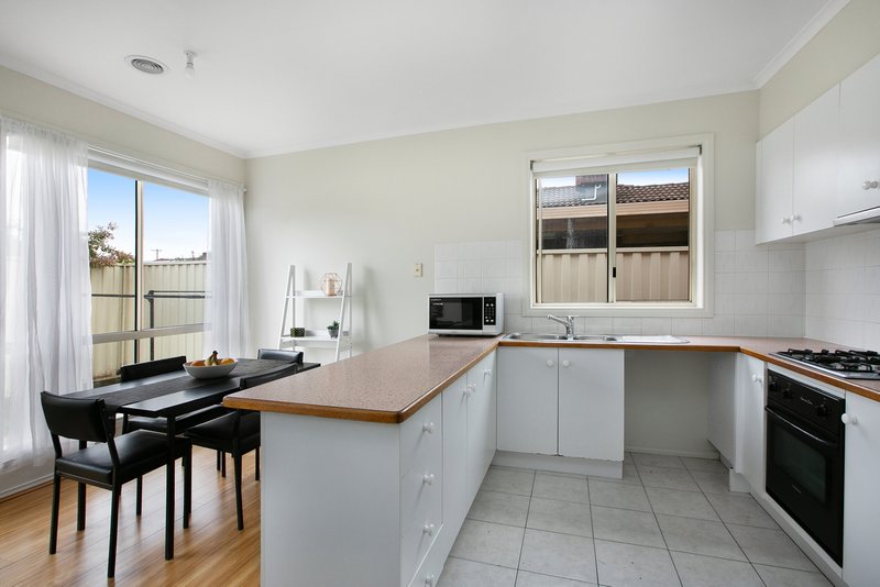 Photo - 28 Queenscliff Road, Thomastown VIC 3074 - Image 3