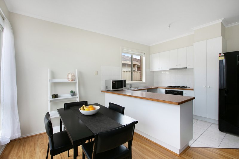 Photo - 28 Queenscliff Road, Thomastown VIC 3074 - Image 4