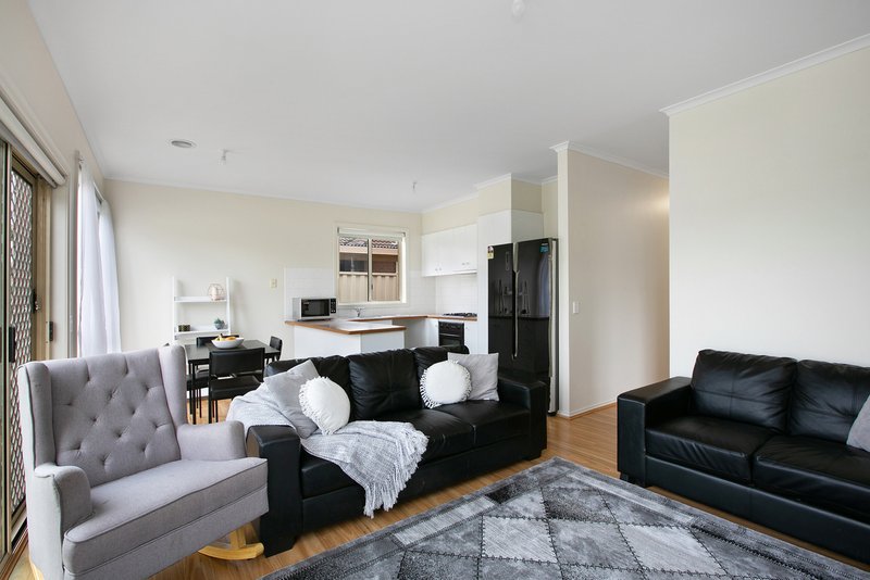 Photo - 28 Queenscliff Road, Thomastown VIC 3074 - Image 7