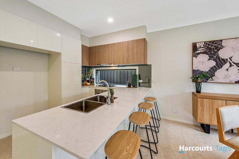 Photo - 28 Radnor Street, Morphett Vale SA 5162 - Image 3