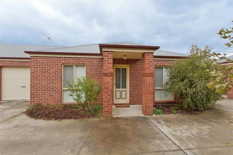 Photo - 2/8 Railway Street, Wodonga VIC 3690 - Image 1