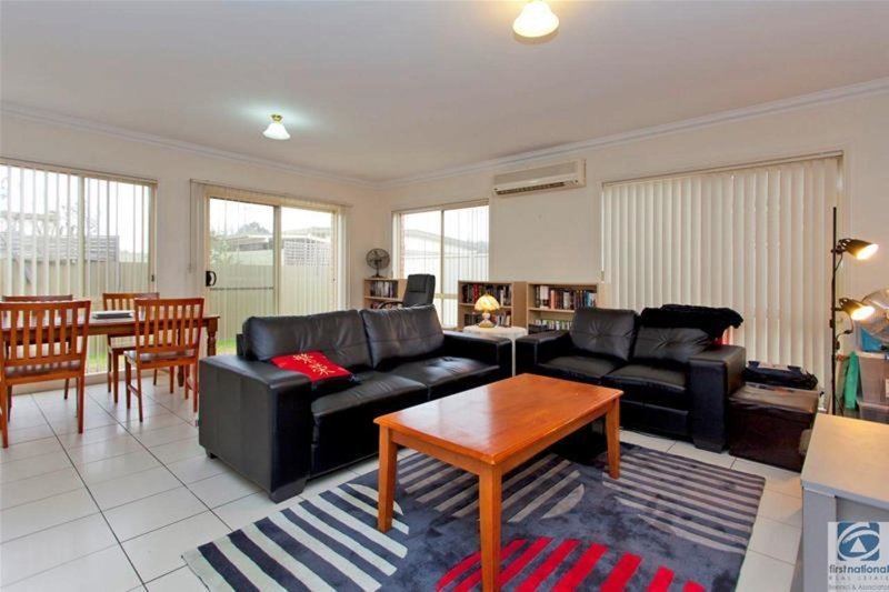Photo - 2/8 Railway Street, Wodonga VIC 3690 - Image 3