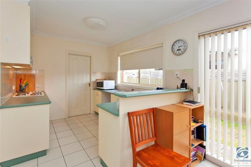 Photo - 2/8 Railway Street, Wodonga VIC 3690 - Image 5