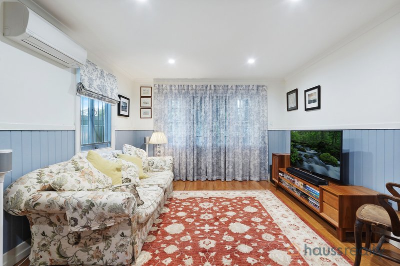 Photo - 28 Rakeevan Road, Graceville QLD 4075 - Image 14