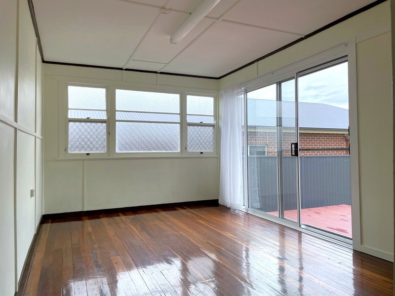 Photo - 28 Ranfurly Street, Newtown QLD 4350 - Image 8