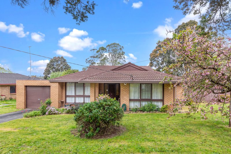 Photo - 28 Rangeview Street, Warragul VIC 3820 - Image 2