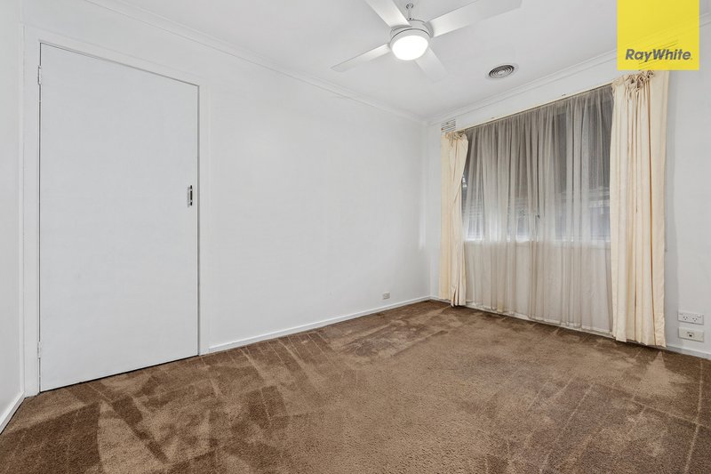 Photo - 28 Ravenna Street, St Albans VIC 3021 - Image 8