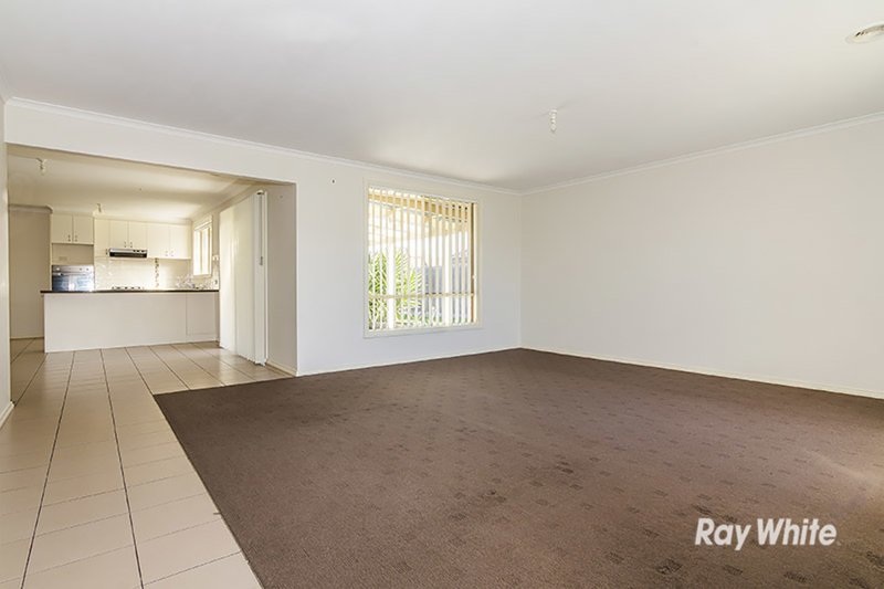 Photo - 28 Red Gum Circuit, Pakenham VIC 3810 - Image 2