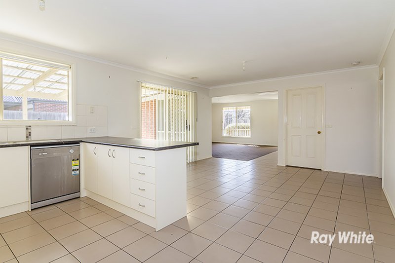 Photo - 28 Red Gum Circuit, Pakenham VIC 3810 - Image 8