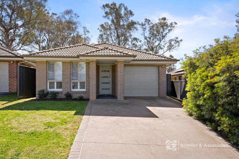 Photo - 2/8 Redbox Drive, Thurgoona NSW 2640 - Image 1