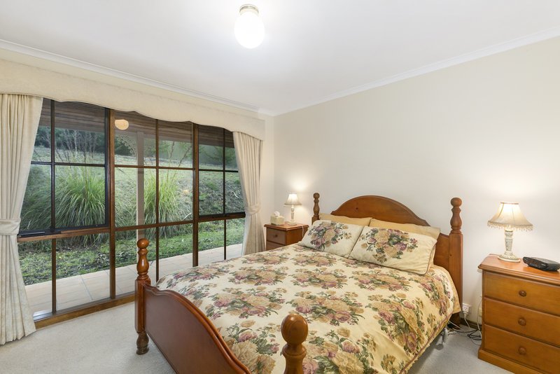 Photo - 28 Reefton Drive, Mcmahons Creek VIC 3799 - Image 11