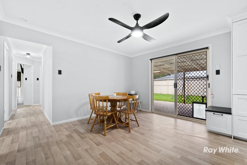 Photo - 28 Regal Drive, Regents Park QLD 4118 - Image 4