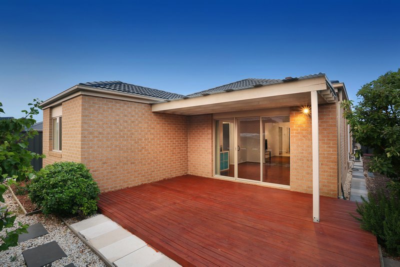 Photo - 28 Regal Road, Point Cook VIC 3030 - Image 12