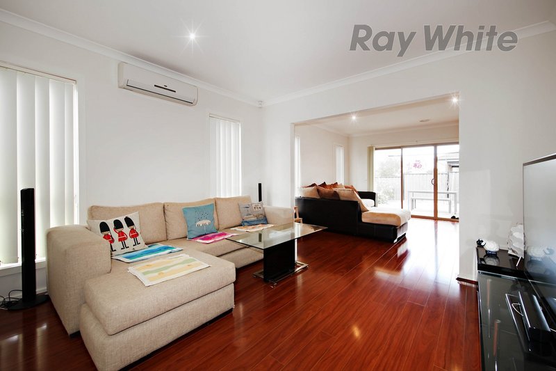 Photo - 28 Regal Road, Point Cook VIC 3030 - Image 5